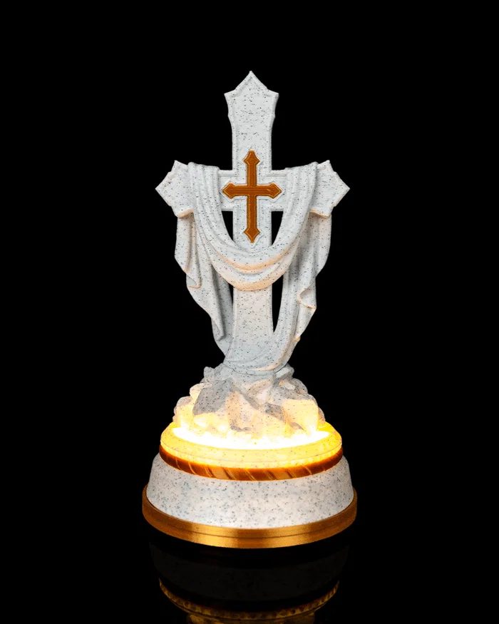 Cruz Sagrada Iluminada com Manto – Escultura 3D com LED 12V | 16 cm