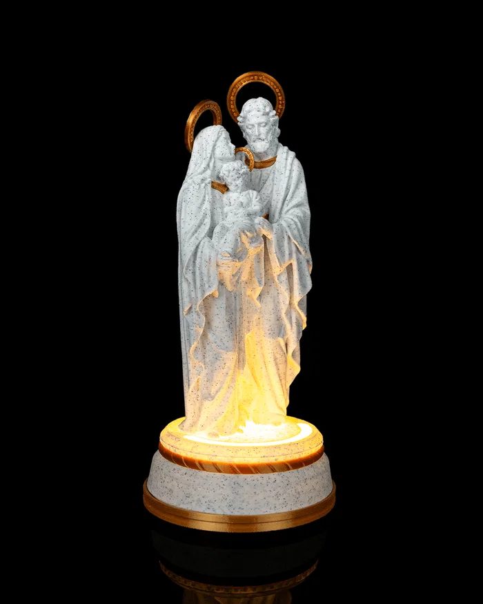 Sagrada Família Iluminada – Escultura 3D com LED 12V | 16 cm