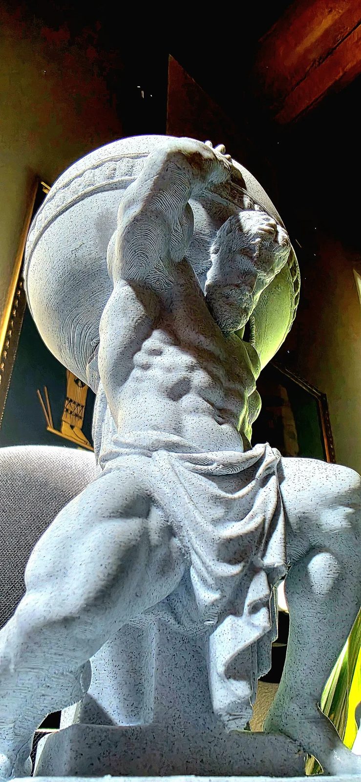 Atlas, o Titã – Boneco Colecionável 3D para Colorir