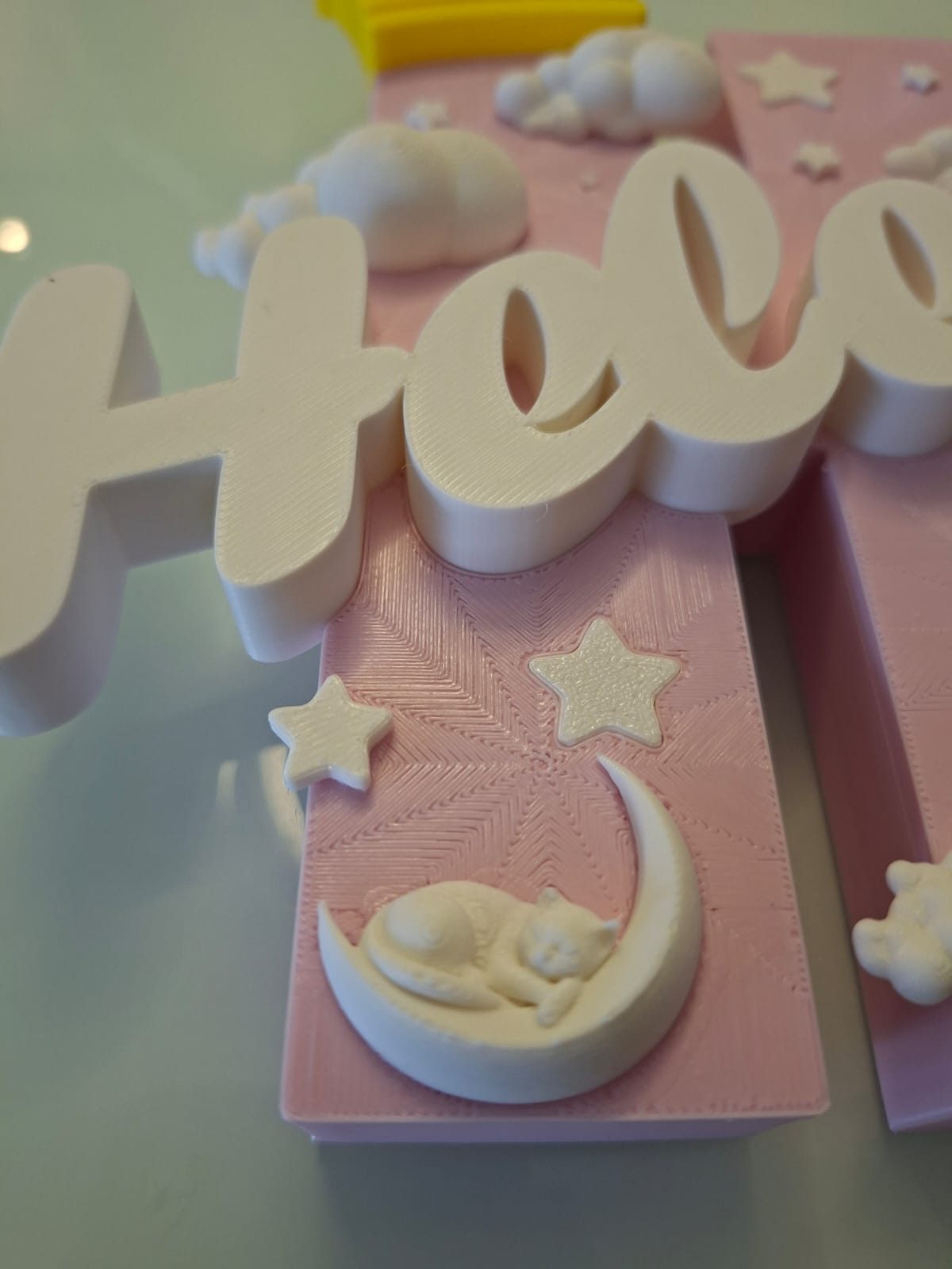 Decoração de Maternidade Personalizada 3D – Inicial e Nome em Alto-Relevo