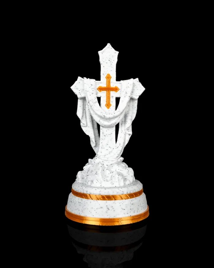 Cruz Sagrada Iluminada com Manto – Escultura 3D com LED 12V | 16 cm