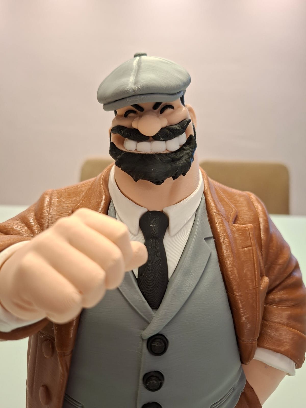 Brutus Peaky Blinders 33 cm – Boneco Colecionável